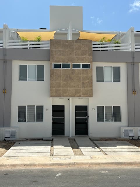 Top performing Airbnb: Cancun 15 House 6 guest 3 rooms w private bathroom in Supermanzana 341