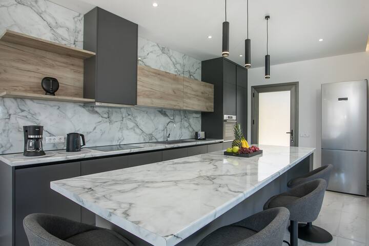 Madi Villa gallery image 2