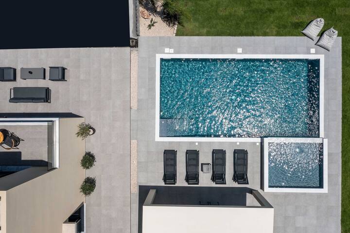 Madi Villa gallery image 5