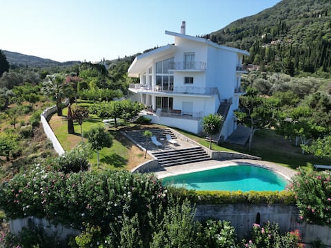 Mythos Luxury 4 Bedroom Apartment