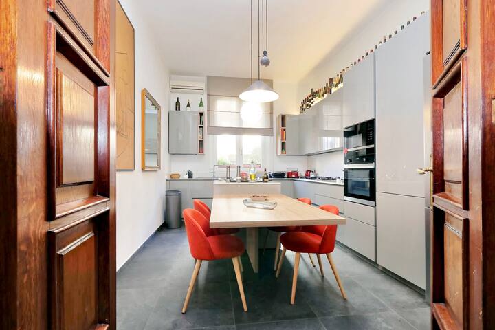 Prestigious Apartment Coppedé District gallery image 5