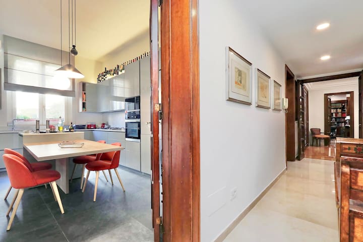 Prestigious Apartment Coppedé District gallery image 4