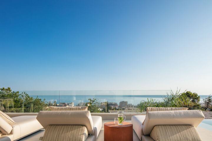 Superb sea views, 450m to sandy beach, heated pool gallery image 2