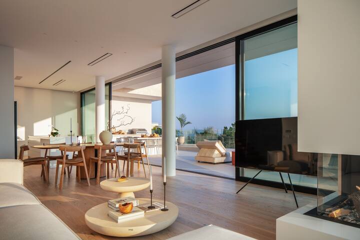 Superb sea views, 450m to sandy beach, heated pool gallery image 3