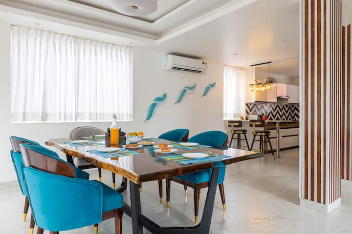 Dining area image 1