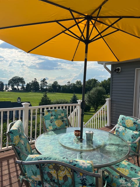 Stunning lake sunset home