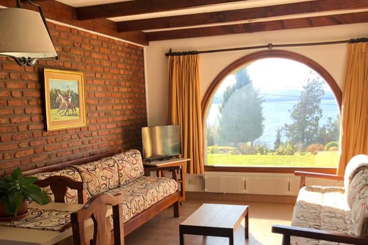 Lakefront Apt 4 • View, Garden & Parking - San Carlos de Bariloche