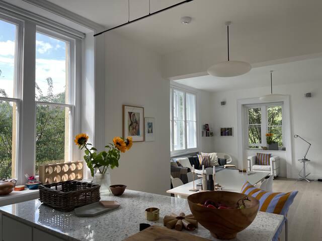 All Angels flat overlooking London Fields