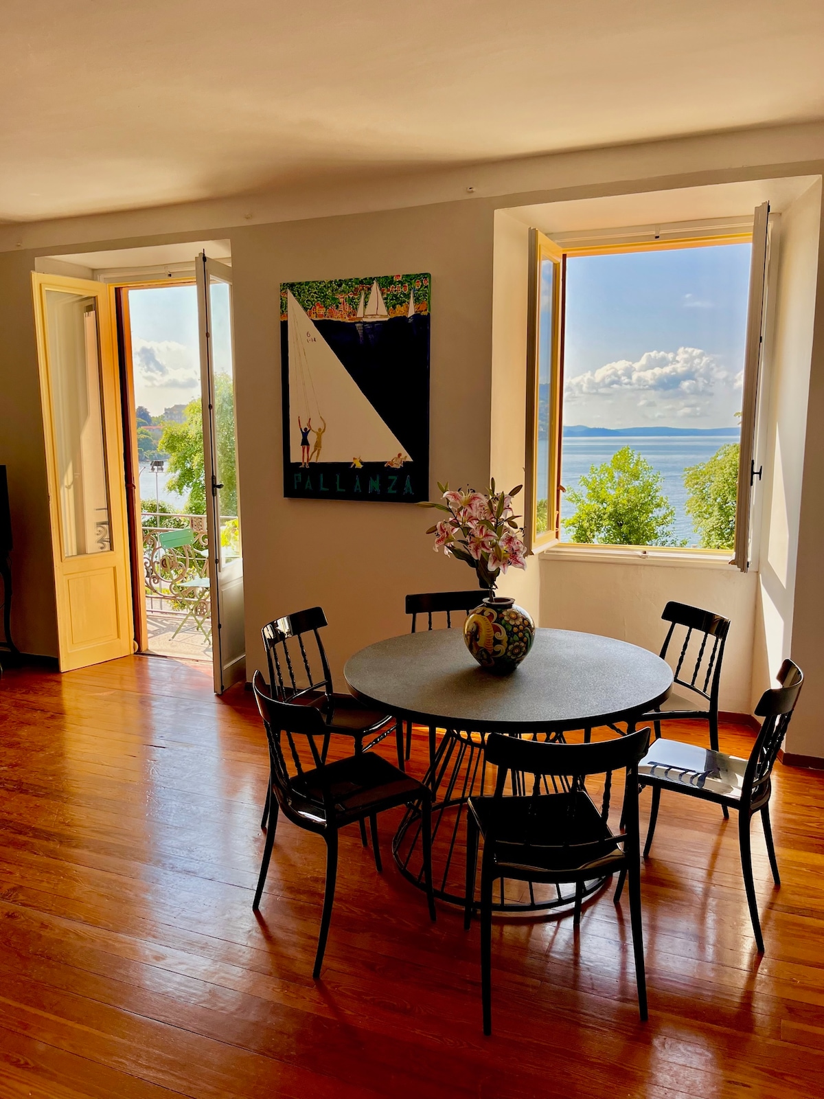 Annuncio Airbnb popolare: Isola Bella large charming accommodation overlooking the lake a Verbania