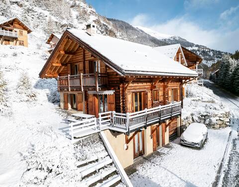Chalet Le Veyrier,  900m from the foot of the slopes