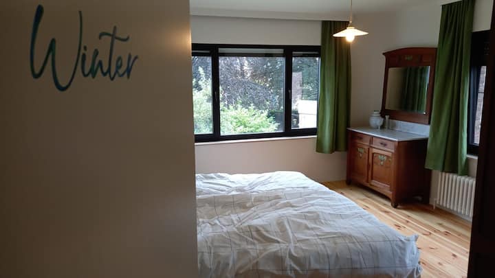 Ზამთრის ოთახი (1-ლი სართული)