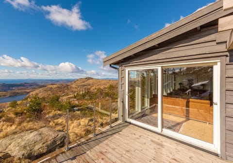 Off grid cabin in Ryfylke with beautiful panoramic view
