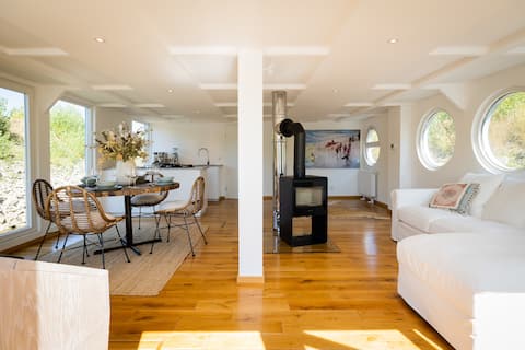 Beliebte Airbnb-Anzeige: Houseboat in Düsseldorf, unique location in Golzheim