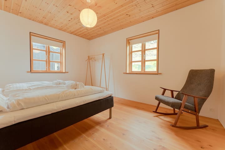 საძინებელი 1