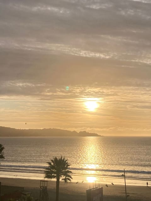 Ocean-facing apartment