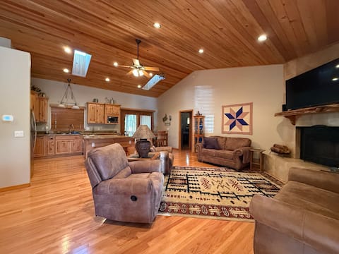 Top performing Airbnb: Cozy Mountain Cabin Getaway! in Pinetop Lakeside