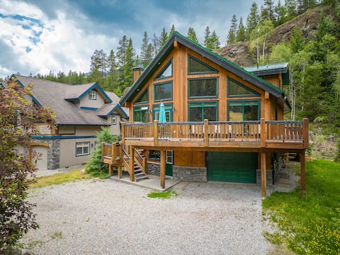 Greywolf Lodge | Private Hot Tub | Wood Fireplace