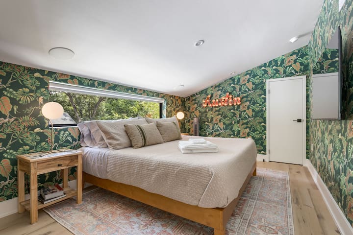 Villa Hermosa – East Austin Oasis | Pool/Hot Tub gallery image 4