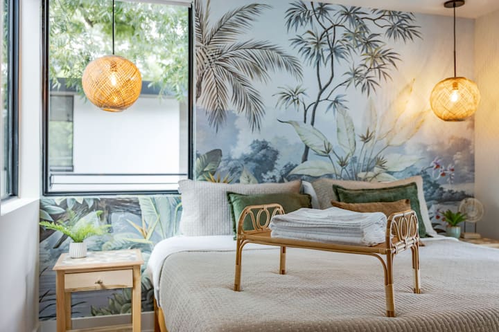 Villa Hermosa – East Austin Oasis | Pool/Hot Tub gallery image 3