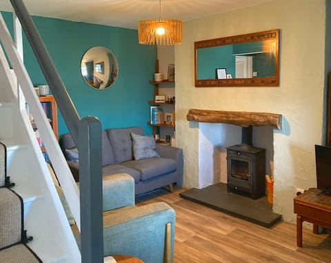 Top performing Airbnb: Homely North Wales cottage with stunning sea view in Mostyn, Penrhyn, Tudno, Craig Y Don, Gogarth