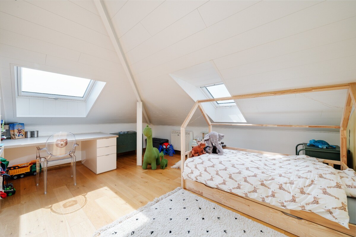 Beachfront Luxury Villa 4