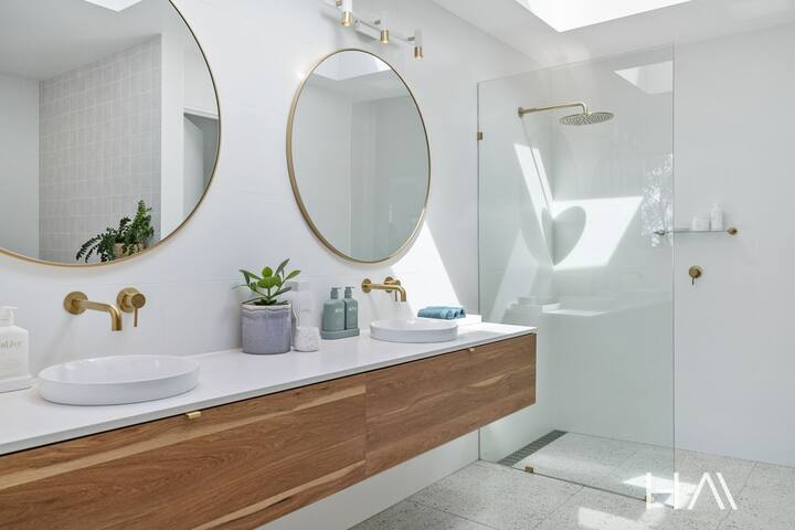 Spacious Family Haven gallery image 4