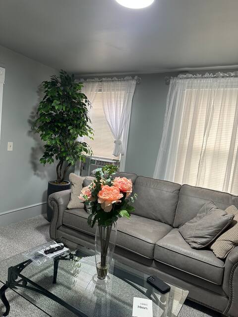 Cozy Home 1 bedroom unit self check-in free Wi-Fi