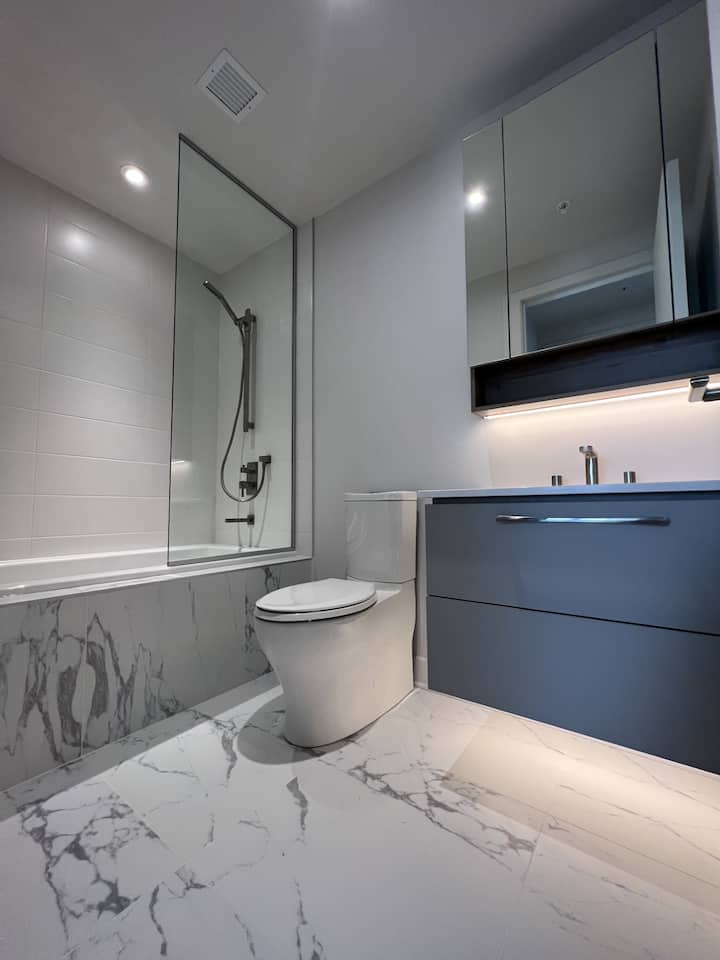 Luxurious 2 Bedrooms At Dix30 - Chambly