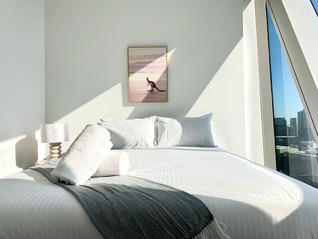 Sky line modern 3B2B @WSP with pool gallery image 3