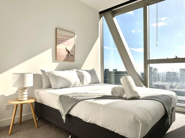 Sky line modern 3B2B @WSP with pool gallery image 2