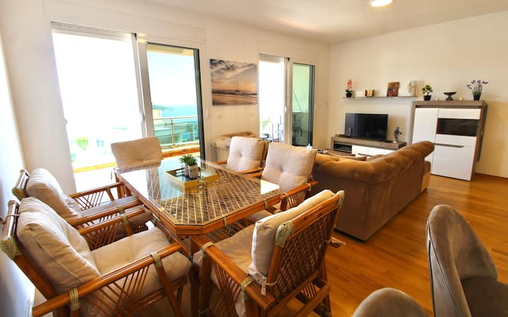 2bd Kalamper Vista Apt W/ Sea Views & Shared Pool - Montenegro