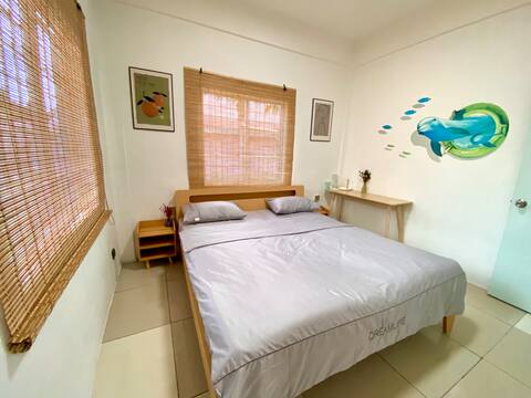 Semporna House (Queen Bed Room 1.8m Breakfast Included) Private Bathroom Government Pier Two-minute walk