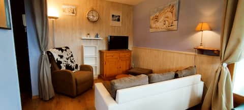 Annonce Airbnb populaire: Charming APT with Balcony overlooking Cerdagne à Font Romeu Odeillo Via