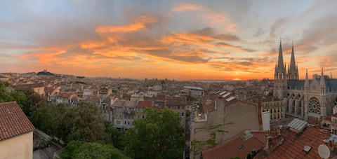 Popular Airbnb listing: Cocoon perched in the city center in Marseille