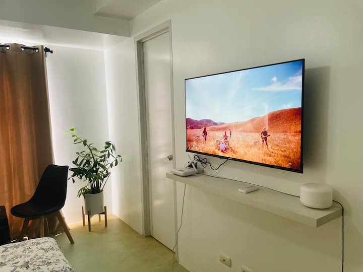 Bright, Clean & Modern Centrio Tower Studio Unit - Cagayan de Oro
