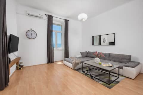Top Airbnb: Apartment Step to the sea in Mjesni Odbor Luka