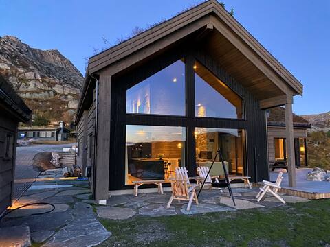 Nordic Mountain Retreat