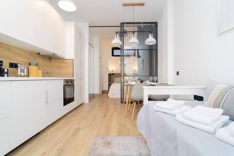 V2 home near Madrid Airport and downtown