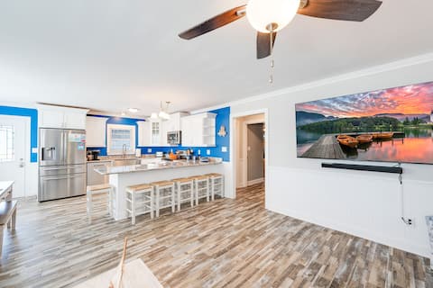 Top Airbnb: Driftwood Cottage - Upstairs in Emerald Isle