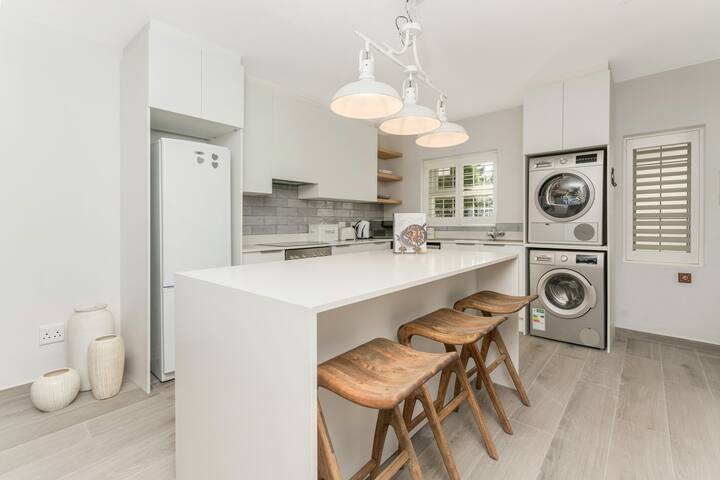 Mackenzie Property Management manages holiday rentals and houses in the Knysna Area managed Airbnb listing 2