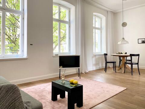 Top Airbnb: Zehuus - historic charm with large rooftop terrace in Nippes