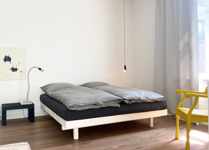 Spálňa s veľkou posteľou 1,80 x 2,20 m a Biolatexmatraze