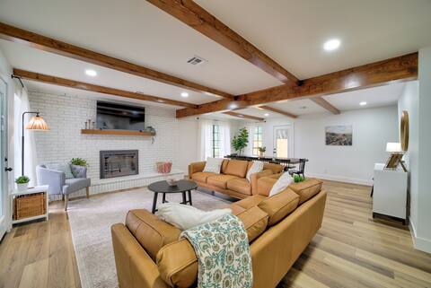 NEW! Spacious and very comfortable, 2 King Suites