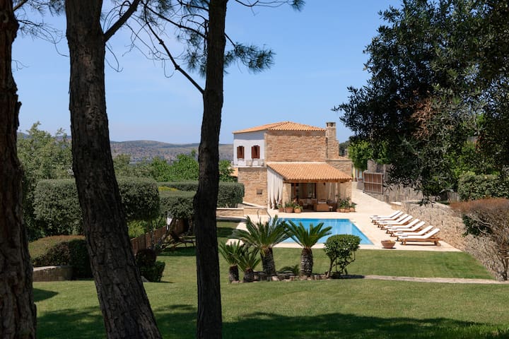 Malvazia Grand Estate, 4acre Private Land & Pool gallery image 3