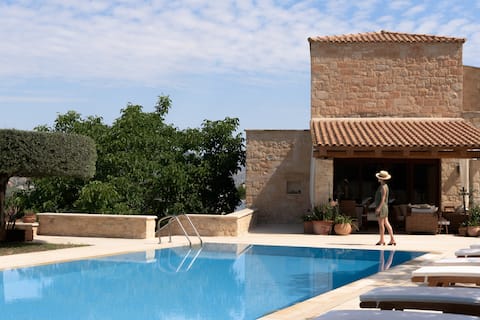 Malvazia Grand Estate,  4acre Immersed in Greenery