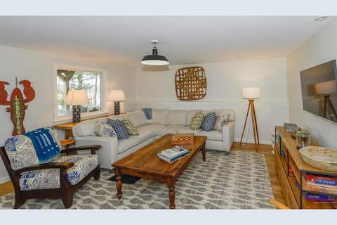 Top performing Airbnb: Luxury Long Lake Home in Naples