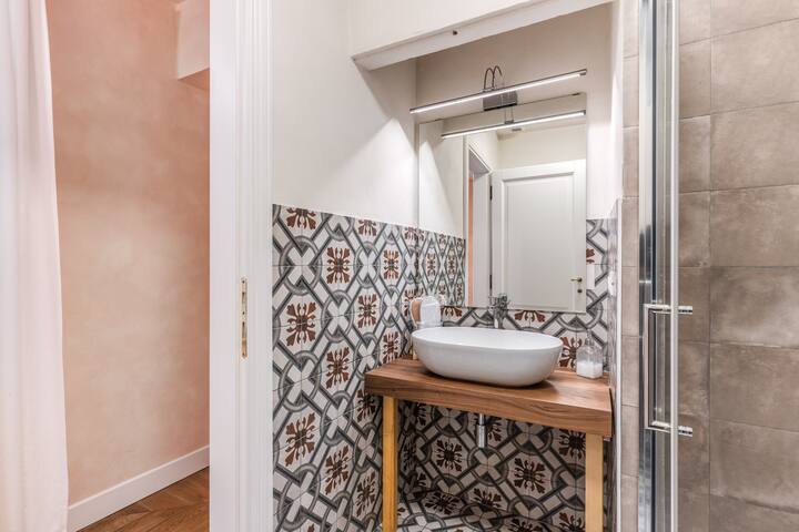 Futura Collection Florence City Center gallery image 4