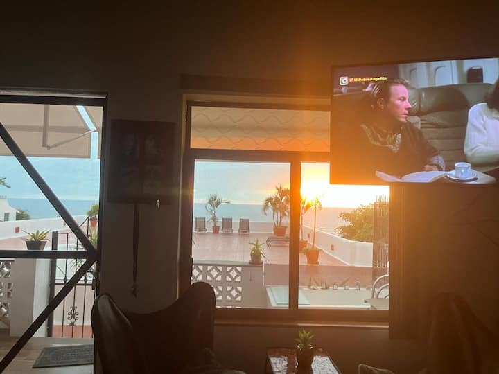 Divite se predivnim zalascima sunca iz svog dnevnog boravka!
Divite se nevjerojatnim zalascima sunca iz svog dnevnog boravka!