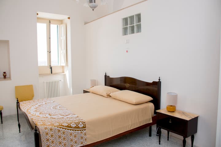 غرفة النوم 1