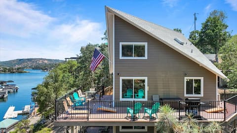 Cozy 2 Bed Home on the Lake w/Private Dock
